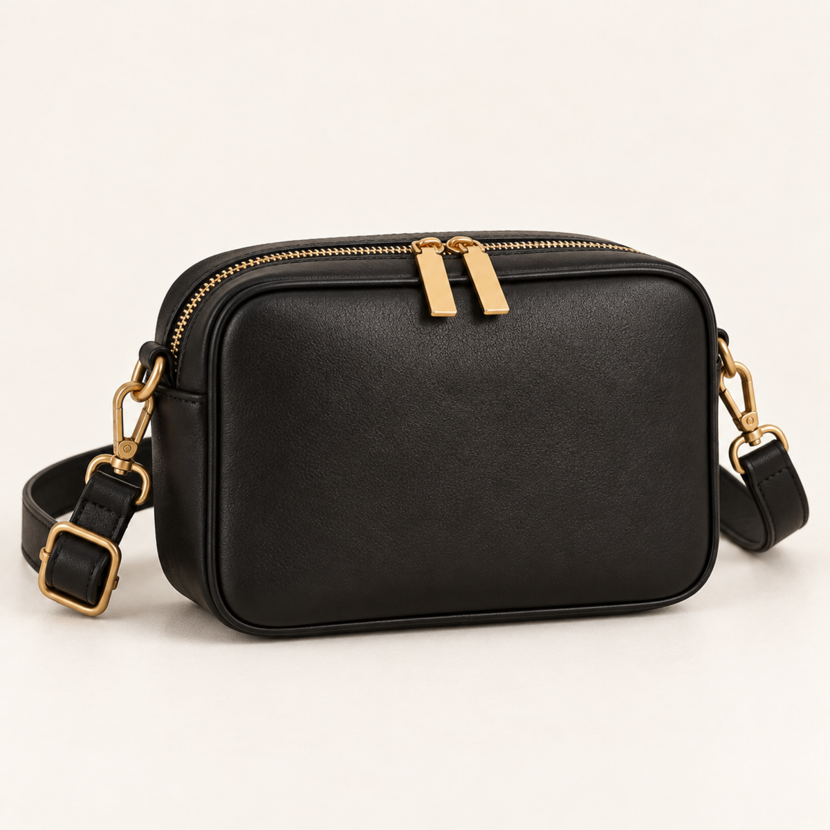 Borsa a tracolla Giulia in ecopelle nera